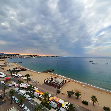 Tour Mediterranee 10e Etage T2 38m2